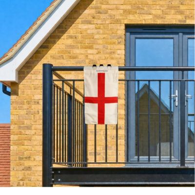 England Flag – Fly Anywhere, No Pole Needed
